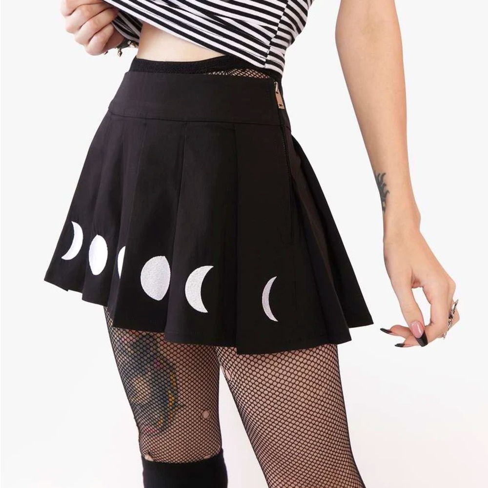 NWT XL DOLLSKILL Lunar Moments Pleated Mini Skirt